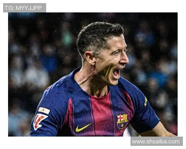 当前活跃的足球明星有哪些仍在赛场上拼搏未退役